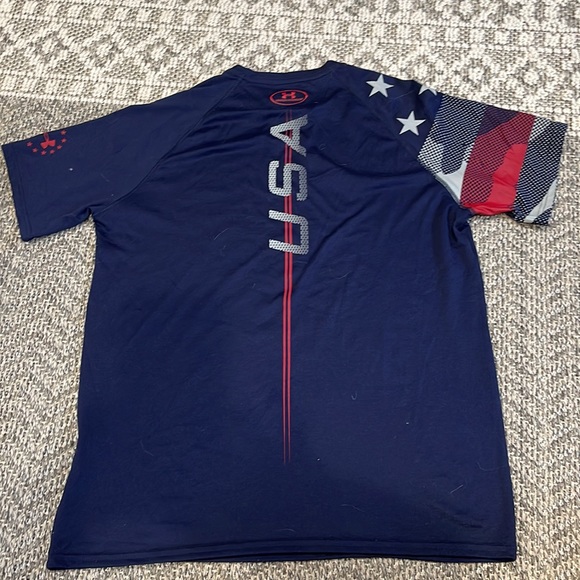 Under Armour Medium T Shirt - Picture 2 of 2